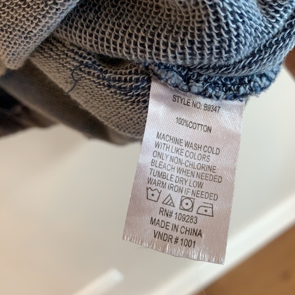 💕HP💕Vintage Havana light denim wash long sleeve hoodie - Picture 15 of 15